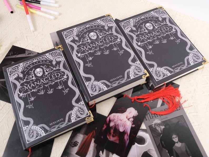 Manacled Hardc- Deluxe 3-Volume Edition with Illustrations – Senlinyu