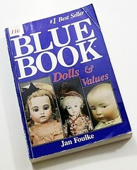 Blue Book of Dolls & Values 11th Edition Jan Foulke Color Photos 368 Pages