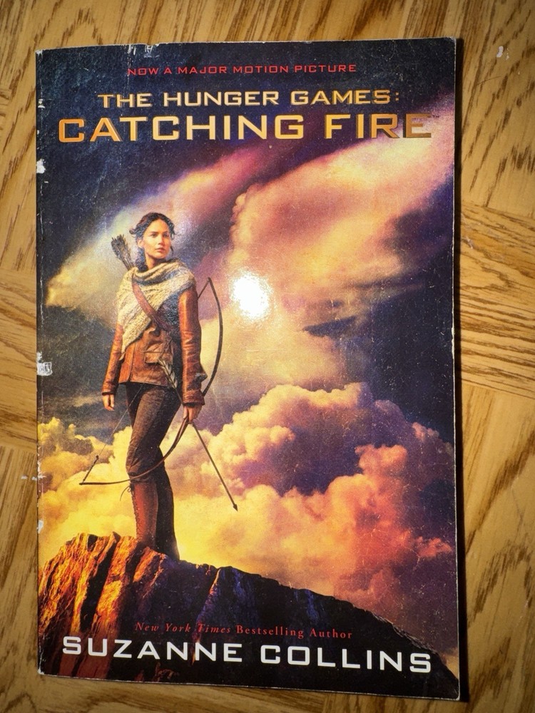 Catching Fire Hunger Games, Book Two) by Suzanne Collins (2013, Trade Paperback)