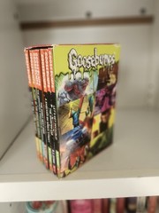 Goosebumps R.L. Stine Scholastic Lot Of 24 Vintage Horrorland Reprints