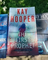 (16) Kay Hooper Novels – 9 Hardcover DJ & 7 Paperbacks (4 Bishop Files Novels)