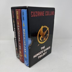 The Hunger Games Ser.: The Hunger Games Trilogy Boxed Set Set by Suzanne Collins