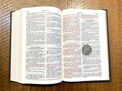 French Bible, La Sainte Bible – Segond 1910 Black Hardcover, Handheld Red Letter
