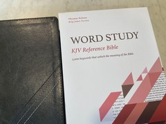 KJV Word Study Reference Bible Comfort Print Black Leather-Soft