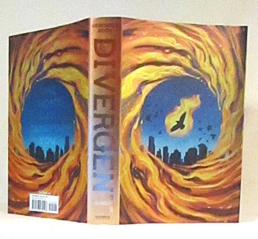 SIGNED Divergent Deluxe Special Edition by Veronica Roth NEW