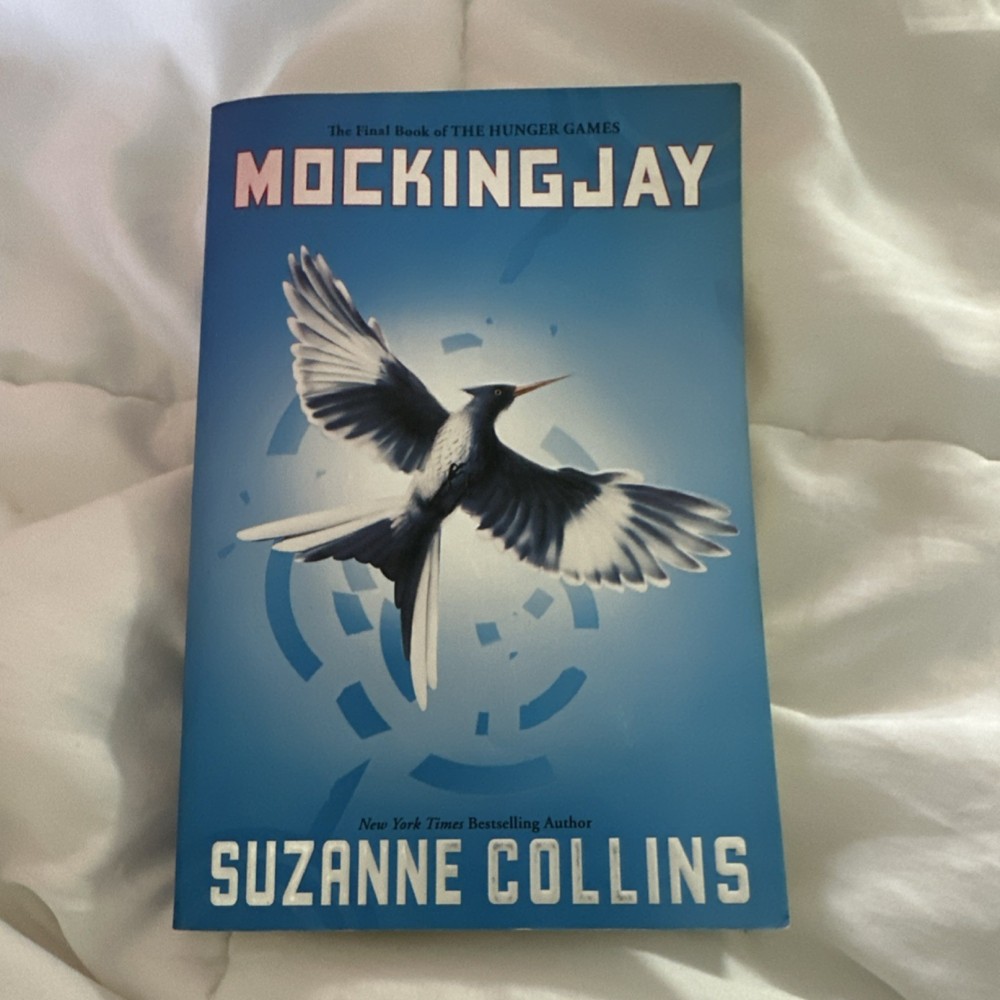 Mockingjay (Hunger Games, Book Three) Suzanne Collins PB 2014 Scholastic