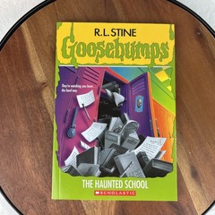 Goosebumps Retro Fear Limited Edition Collectible Tin Book Set Orange VGC Books