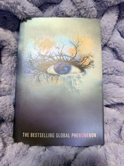 Shatter Me Collector’s Deluxe Limited Edition by Mafi, Tahereh Sprayed Edges HC