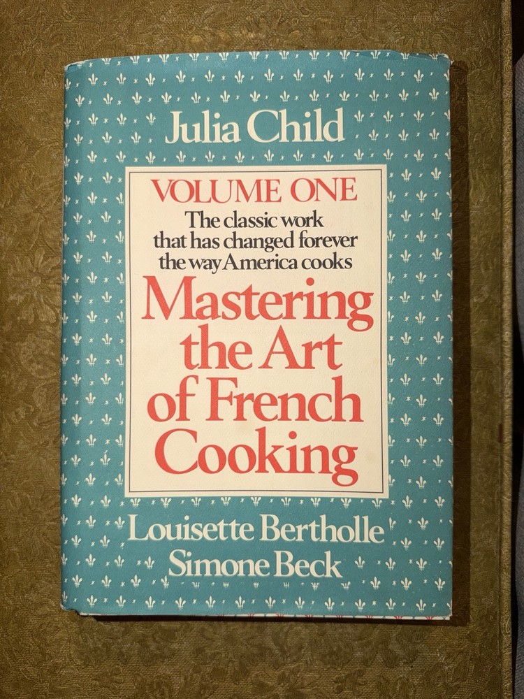 Julia Child Signed! Cookbook: Vol One Mastering The Art Of French Cooking 1989