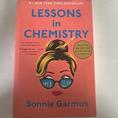 Lessons in Chemistry by Bonnie Garmus Hardcover w/ Dust Jacket