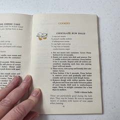 1969 Waring 14 Speed Blender Recipe Book „The Pleasure of Blending” 92 Pages