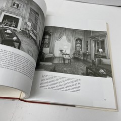 Living with Antiques, Treasury of Private Homes in America Alice Winchester 1963