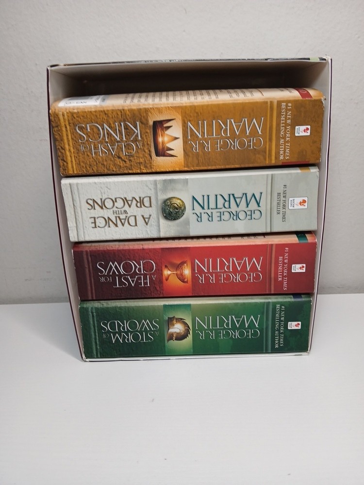 George R.R. Martin A Song of Ice and Fire: Game of Thrones 4 Book Box Set 3L1
