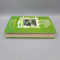 America’s Wonderful Little Hotels and Inns Hardcover Barbara Crossette 1980 DJ