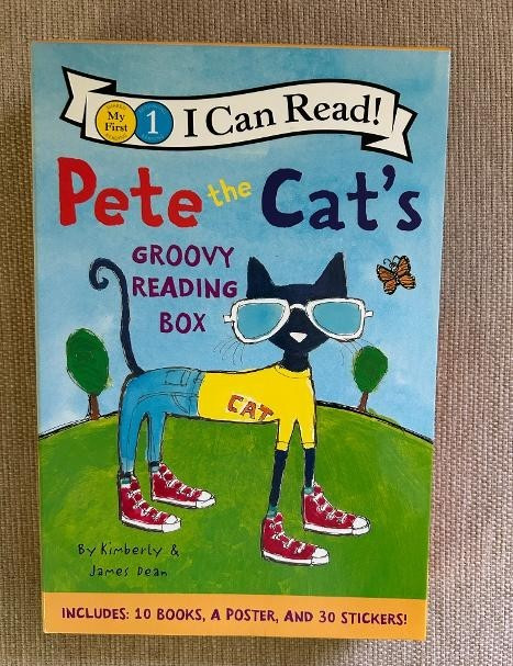 Pete the Cat’s Groovy Reading Box – 10 books, Poster, 30 Stickers – I Can READ
