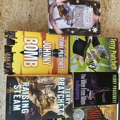 Terry Pratchett–Lot of 11 PB, 4 HC various titles, Good Omens, Jonny & the Bomb