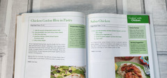 Taste of Home 2006 Weeknight Cooking Made Easy 336 pages hardcover 304 recipes