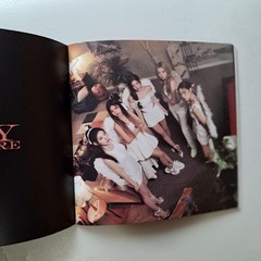ITZY Photobook CHESHIRE 24 Pages 7.1in KPop Yeji Lia Ryujin Chaeryong Yuna