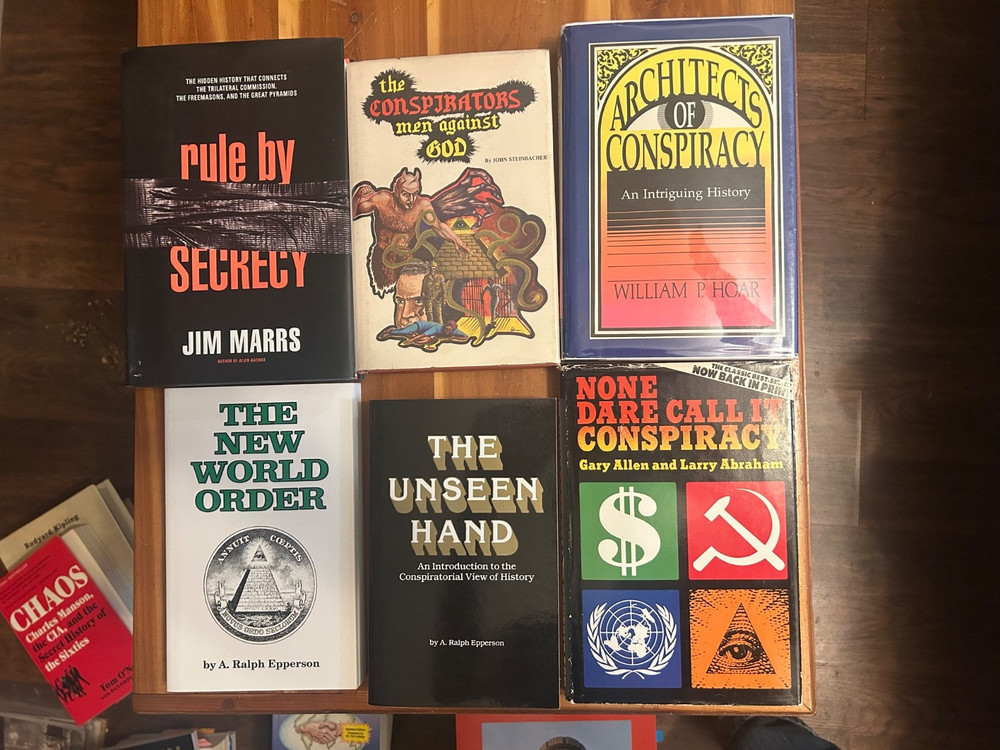New World Order 50 book lot (see pictures)