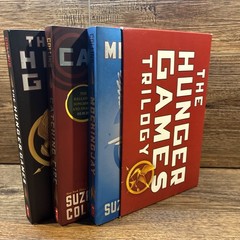 The Hunger Games Trilogy: The Hunger Games / Catching Fire / Mockingjay, Collins