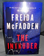 Intruder by Freida McFadden (2025, Hardcover)