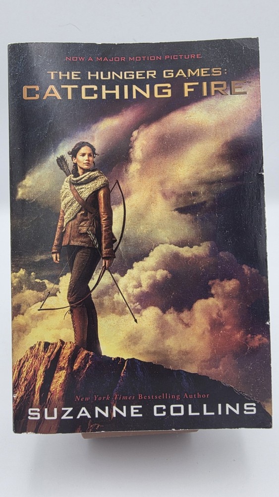 Catching Fire (The Hunger Games, Book 2) – Suzanne Collins – Movie Tie-In PB