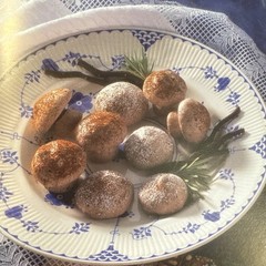 Classic Christmas Cookies: Dozens of Classic Recipes Hardback Book 77 pages