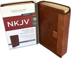 MAGNETIC CLOSURE NKJV LARGE PRINT(10.5pt) Personal Size Brown Leathersoft Bible