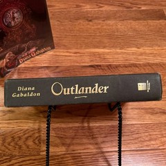 Diana Gabaldon – Outlander FLAT SIGNED BP 1st Edition 8th Printing Book 1 – 1991