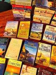 Lot of 10 Modern/Classic Popular Best Seller Romance Novel Paperback RANDOM PICK