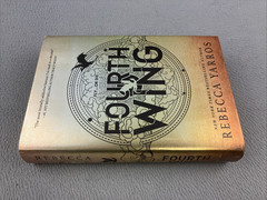 Fourth Wing – Hardcover By Yarros, Rebecca – VERY GOOD