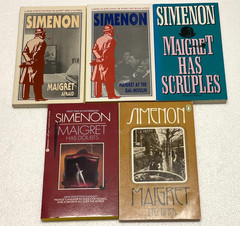 40 Georges Simenon Books Mostly Maigret with 8 in French / Paperback / 1 Dupe