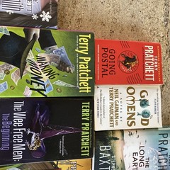 Terry Pratchett–Lot of 11 PB, 4 HC various titles, Good Omens, Jonny & the Bomb