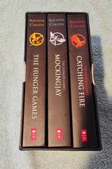 The Hunger Games Trilogy Boxed Set Catching Fire/Mockingjay Suzanne Collins 2013