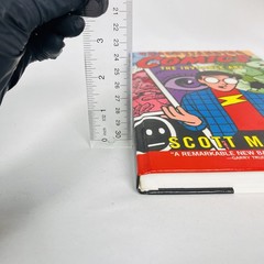 Understanding Comics: The Invisible Art by McCloud, Scott Very Good Condition