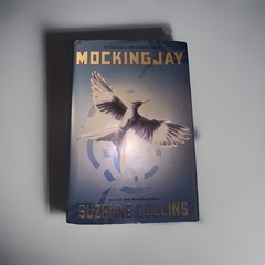 Mockingjay (Hunger Games, Book Three) Suzanne Collins (2010, Hardcover) 1st Ed