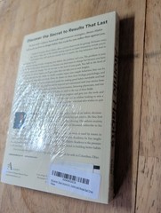 Atomic Habits: An Easy & Proven Way to Build Good Habits and Break Bad Ones Book