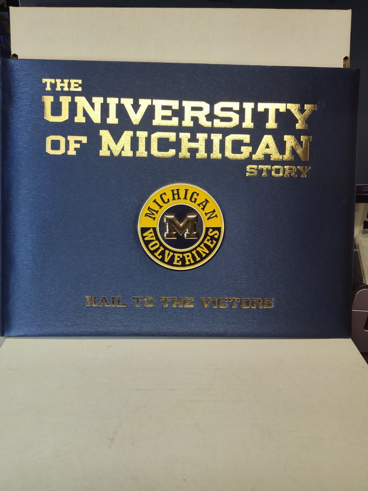 🏈The University of Michigan Wolverines Story HAIL TO THE VICTORS Hardcover Book