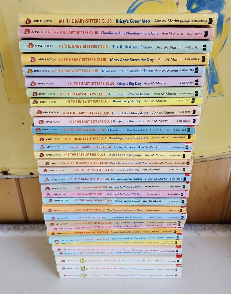 The Baby-Sitters Club Lot of 32 Books Ann M. Martin Apple Fiction Vintage