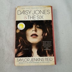 Daisy Jones and the Six: Reese’s Book Club Taylor Jenkins Reid Fast Ship