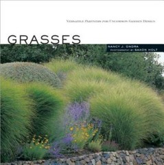Grasses: Versatile Partners for Uncommon Garden Design – Paperback – GOOD
