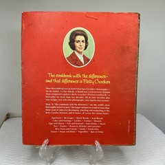 Betty Crocker’s Cookbook 1974 Vintage 23rd Printing with 5 Ring Binder
