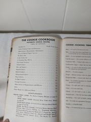 COOKIE COOKBOOK Over 500 Recipes VINTAGE 1965 Paperback 124 Pages