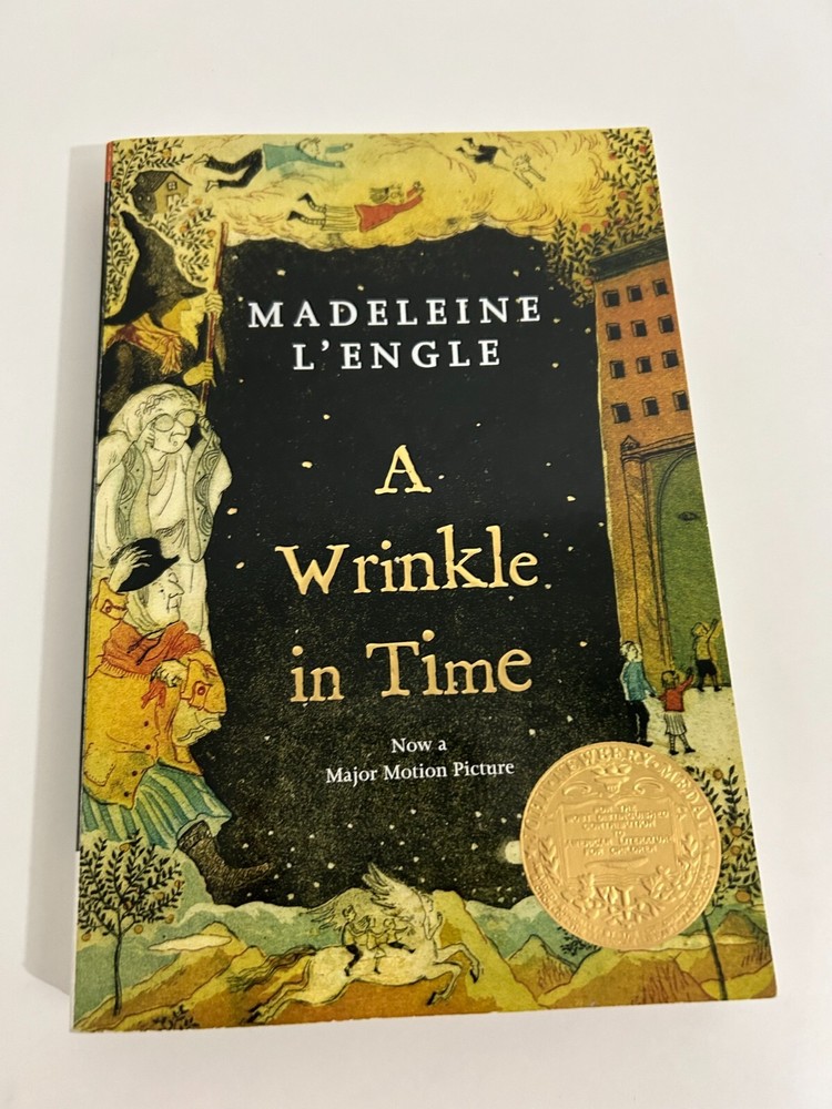 A Wrinkle in Time by Madeleine L’Engle Paperback