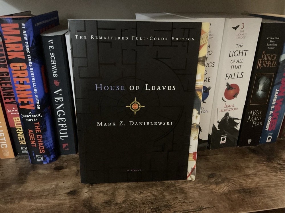 House of Leaves : The Remastered Full-Color Edition by Mark Z. Danielewski…