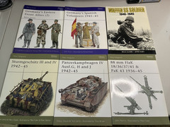 HUGE Lot 32 OSPREY Books World War II Era Soldiers Battles Uniforms Excellent