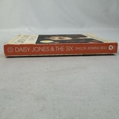 Daisy Jones and the Six: Reese’s Book Club Taylor Jenkins Reid Fast Ship