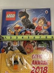 2018 Lego Official Annual Activity Book With Bonus Mini Figure Collectible