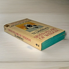 Seven Pillars of Wisdom (1962) ~ T. E. Lawrence ~ Vintage Paperback