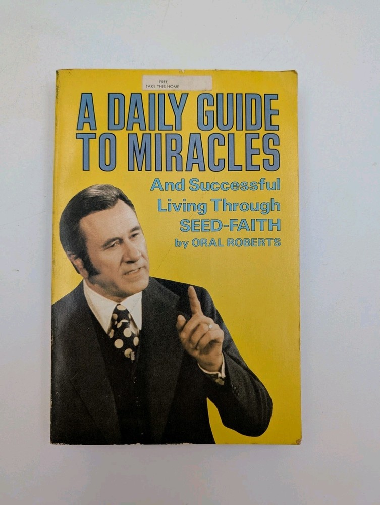Vintage Paperback Book Oral Roberts A DAILY GUIDE TO MIRACLES 1975